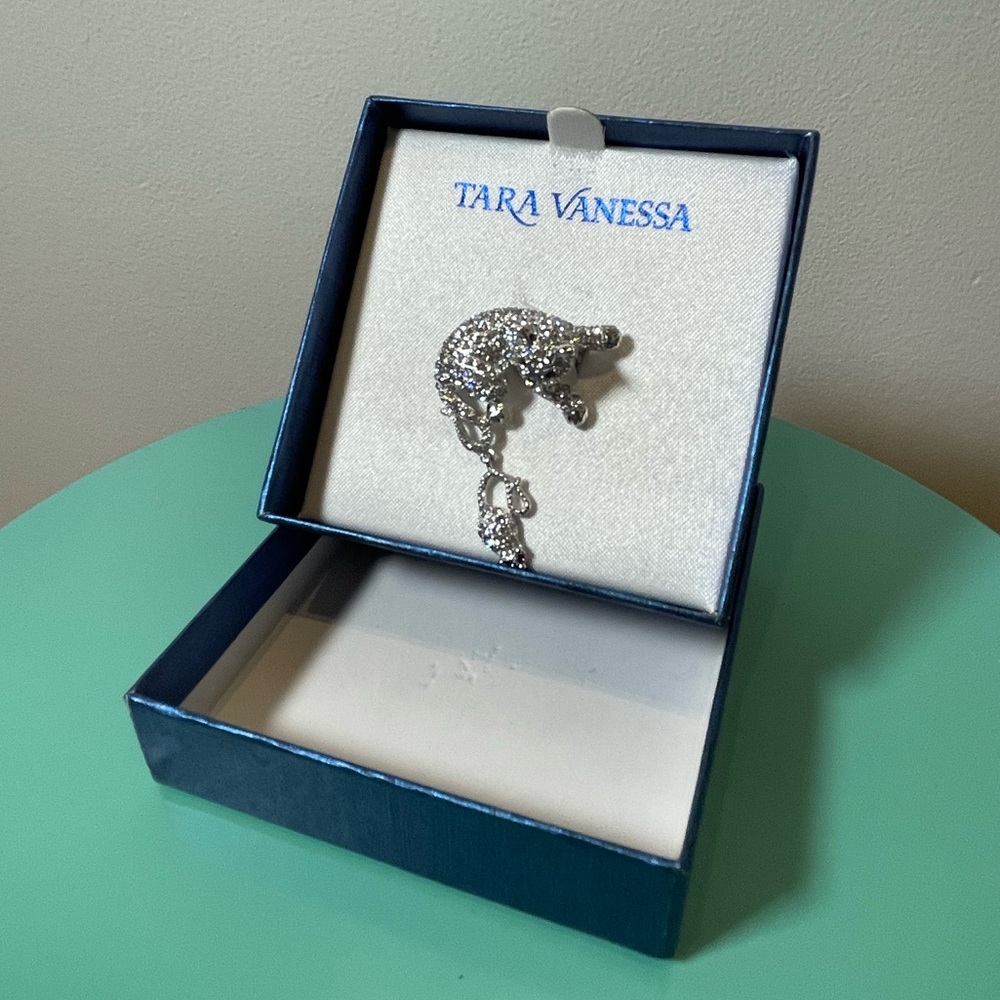 NWOT Silver Rhinestone Cat & Mouse Brooch